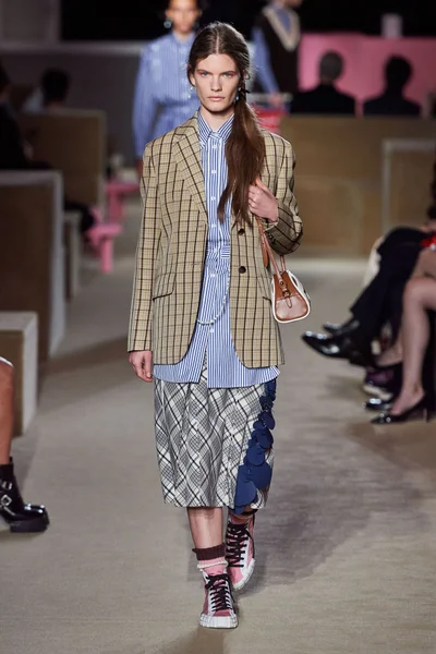 Look 12